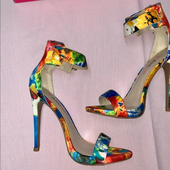 ‼️👠‼️BOGO 50% OFF Pretty multi colored high heels - Picture 3 of 15